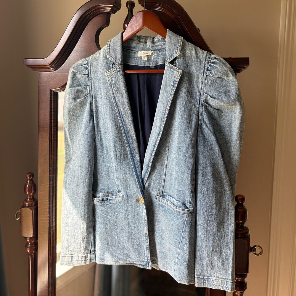 Denim Blazer Jacket Women’s size Small Puff Shoulders
